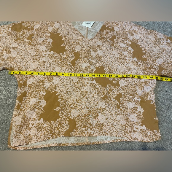 Floral Print Oversized V Neck Blouse SZ Small - Picture 4 of 9